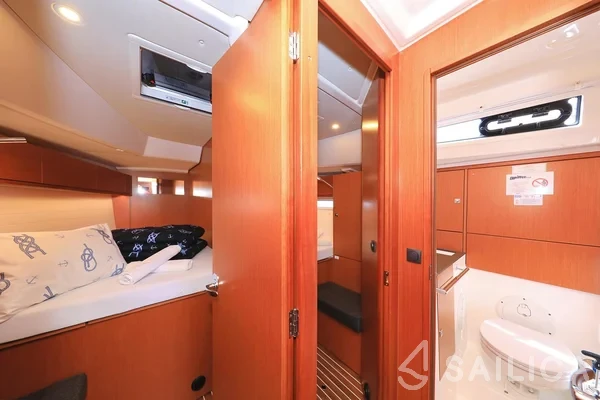 Bavaria 46 Cruiser - Yacht Charter Sailica