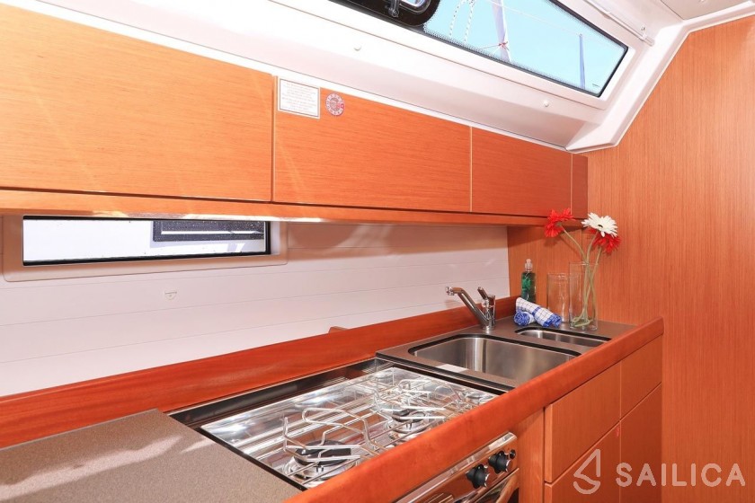 Bavaria 46 Cruiser - Yacht Charter Sailica