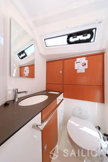 Bavaria 46 Cruiser - Yacht Charter Sailica