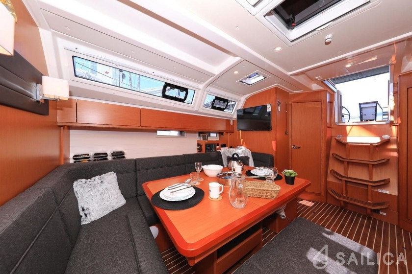 Bavaria 46 Cruiser - Yacht Charter Sailica