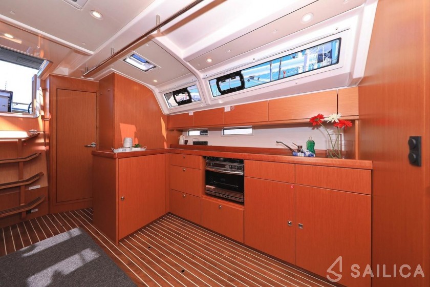 Bavaria 46 Cruiser - Yacht Charter Sailica
