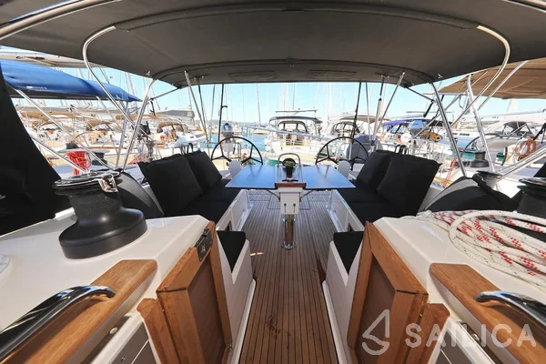 Bavaria 46 Cruiser - Yacht Charter Sailica