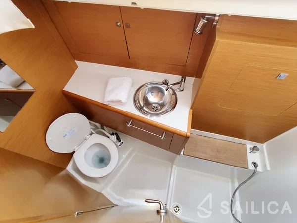 Sun Odyssey 449 - Yacht Charter Sailica
