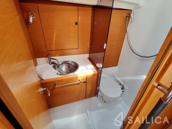 Sun Odyssey 449 - Yacht Charter Sailica
