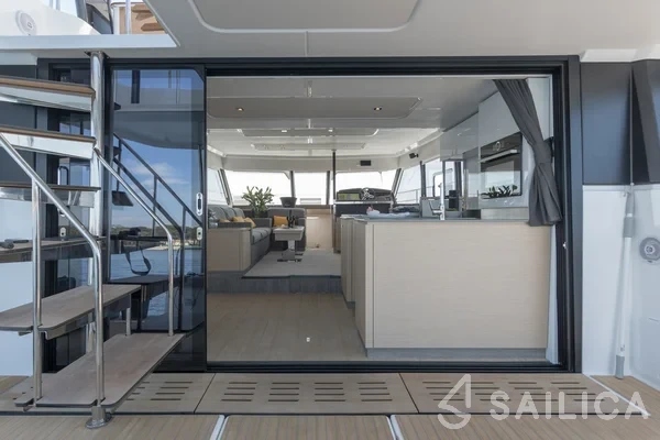 Fountaine Pajot MY6 - Yacht Charter Sailica