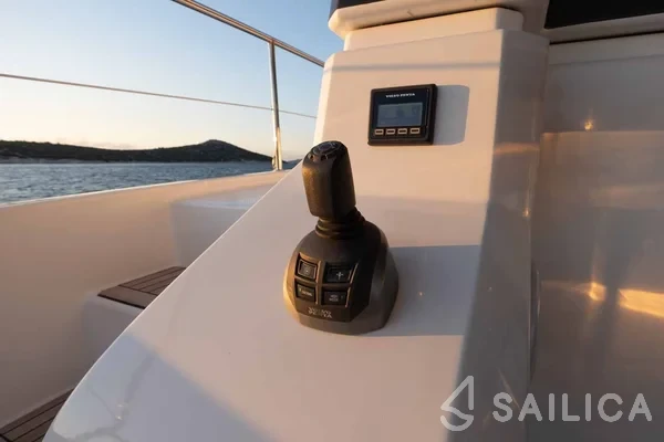 Fountaine Pajot MY6 - Yacht Charter Sailica