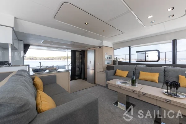 Fountaine Pajot MY6 - Yacht Charter Sailica