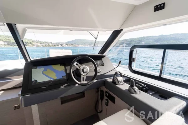 Fountaine Pajot MY6 - Yacht Charter Sailica
