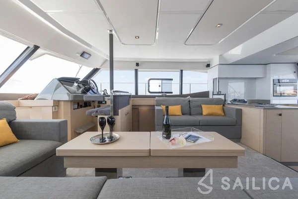 Fountaine Pajot MY6 - Yacht Charter Sailica