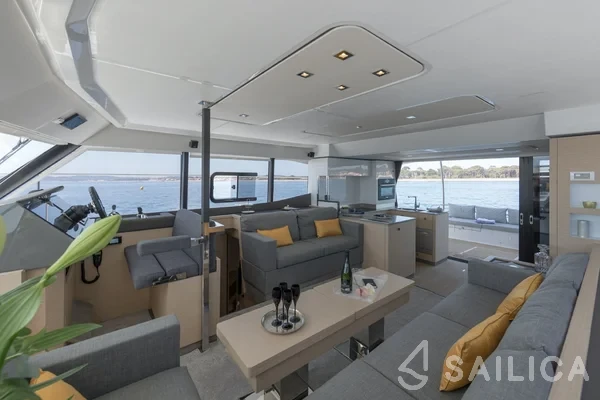 Fountaine Pajot MY6 - Yacht Charter Sailica