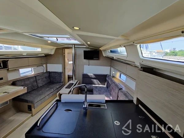Hanse 388 - Yacht Charter Sailica