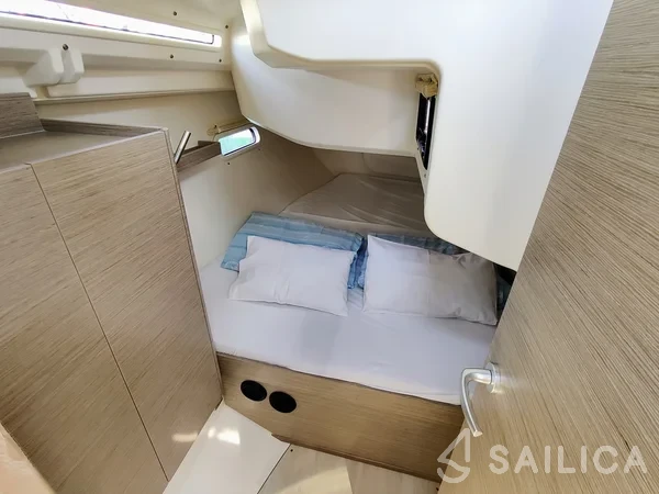 Hanse 388 - Yacht Charter Sailica