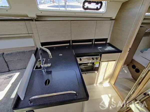 Hanse 388 - Yacht Charter Sailica