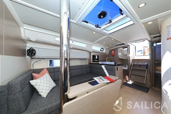Hanse 418 - Yacht Charter Sailica