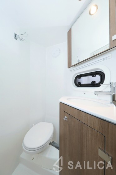 Bali 4.2 - Yacht Charter Sailica