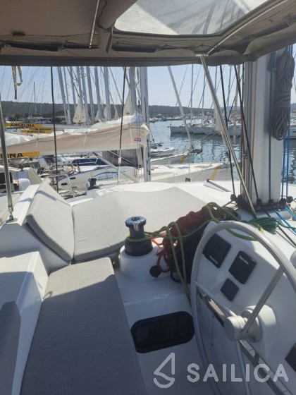 Bali 4.2 - Yacht Charter Sailica