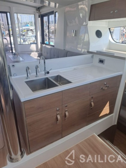 Bali 4.2 - Yacht Charter Sailica