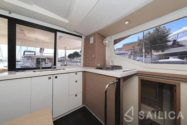 Lucia 40 - Yacht Charter Sailica