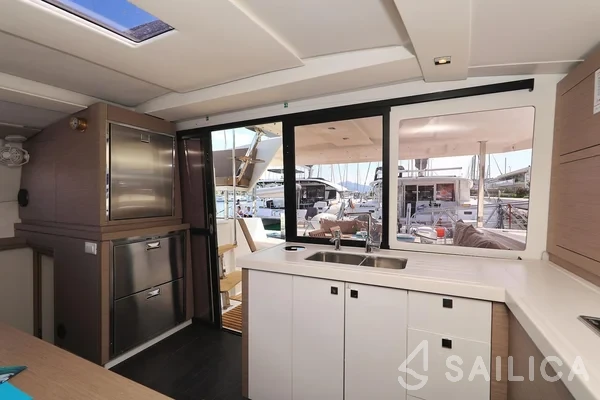 Lucia 40 - Yacht Charter Sailica