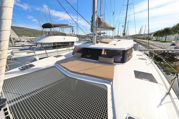 Lucia 40 - Yacht Charter Sailica