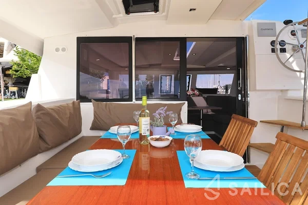 Lucia 40 - Yacht Charter Sailica
