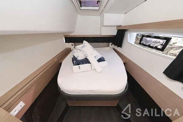 Lucia 40 - Yacht Charter Sailica