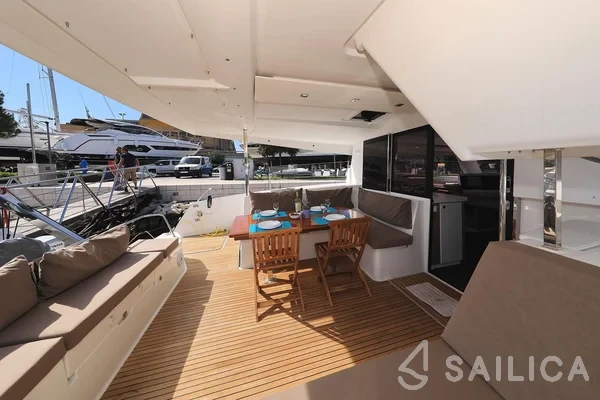Lucia 40 - Yacht Charter Sailica