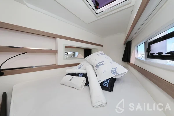 Lucia 40 - Yacht Charter Sailica