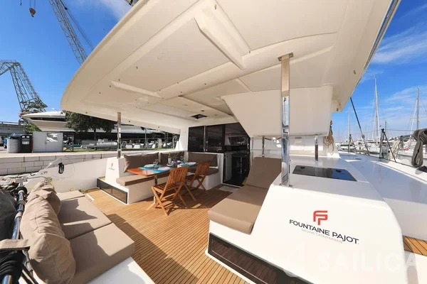 Lucia 40 - Yacht Charter Sailica