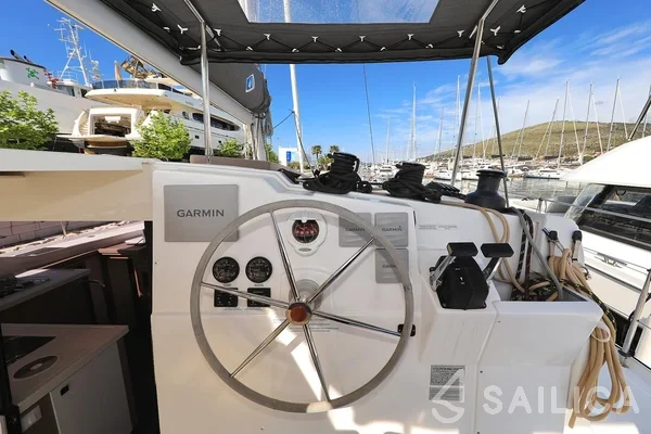 Lucia 40 - Yacht Charter Sailica
