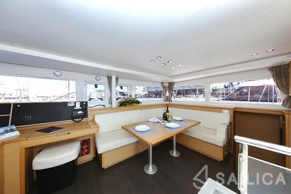 Lagoon 450  Flybridge - Yacht Charter Sailica