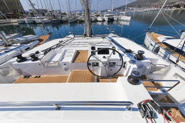 Lagoon 450  Flybridge - Yacht Charter Sailica