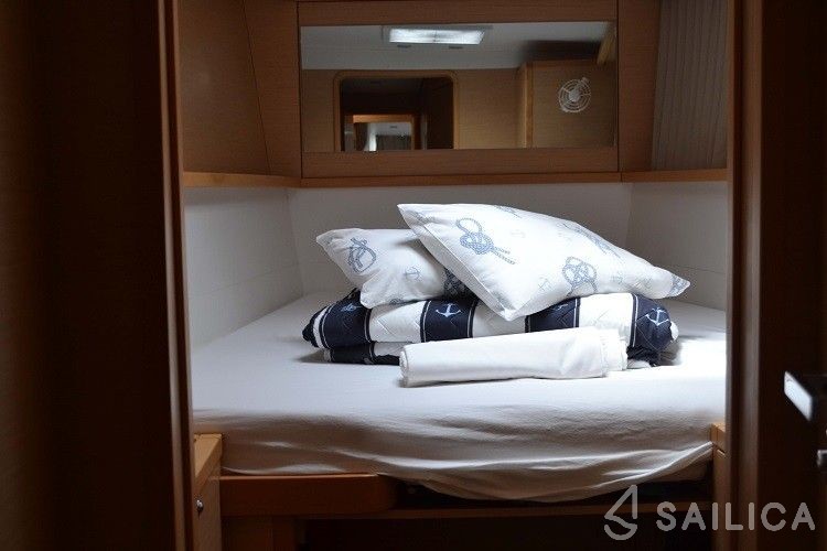 Lagoon 450  Flybridge - Yacht Charter Sailica