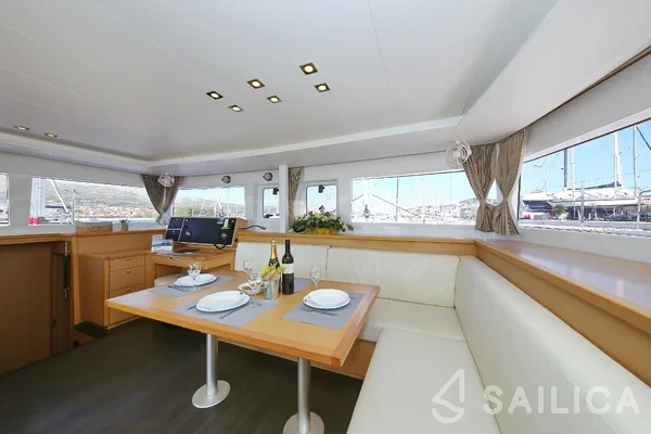 Lagoon 450  Flybridge - Yacht Charter Sailica