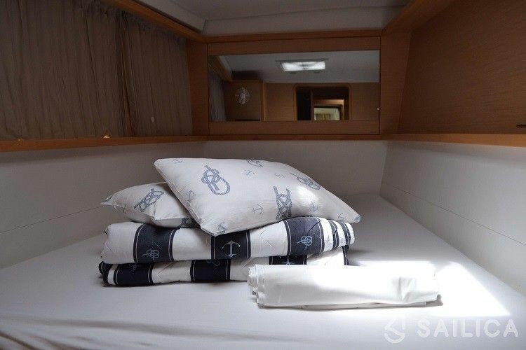 Lagoon 450  Flybridge - Yacht Charter Sailica