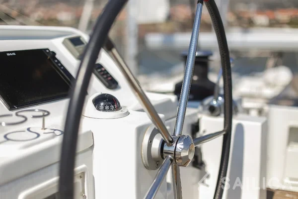 Lagoon 450  Flybridge - Yacht Charter Sailica