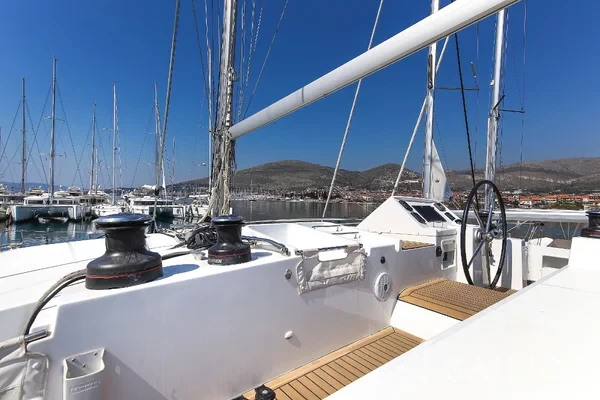 Lagoon 450  Flybridge - Yacht Charter Sailica