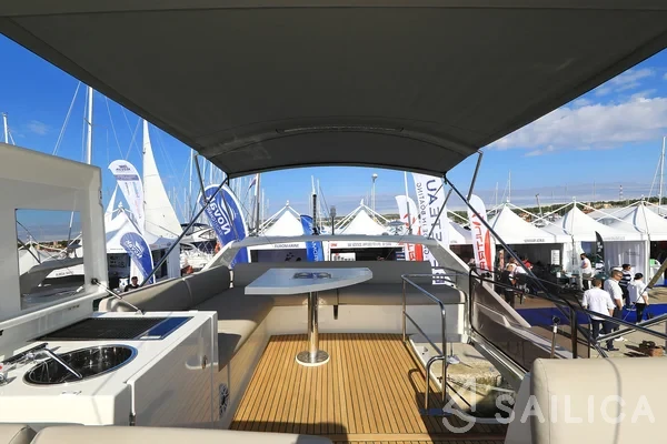 Prestige 46 Fly - Yacht Charter Sailica