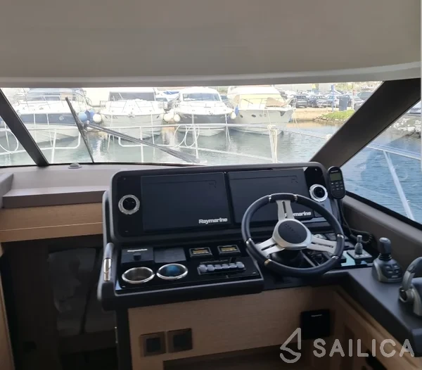 Prestige 46 Fly - Yacht Charter Sailica