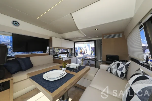 Prestige 46 Fly - Yacht Charter Sailica
