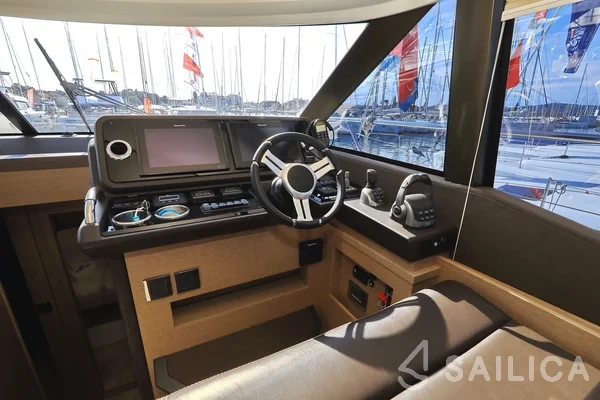 Prestige 46 Fly - Yacht Charter Sailica