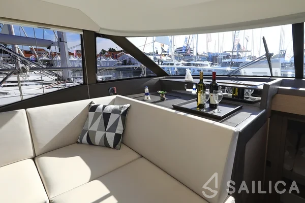Prestige 46 Fly - Yacht Charter Sailica