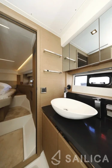 Prestige 46 Fly - Yacht Charter Sailica