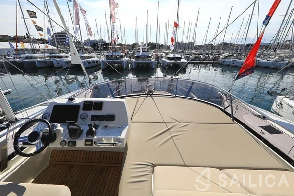 Prestige 46 Fly - Yacht Charter Sailica