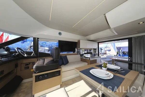 Prestige 46 Fly - Yacht Charter Sailica