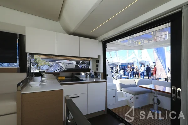 Prestige 46 Fly - Yacht Charter Sailica