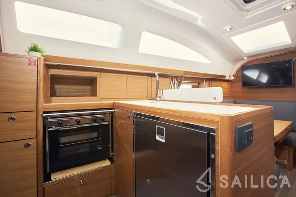 Elan Impression 40.1 - Yacht Charter Sailica