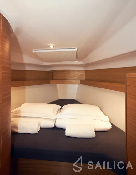 Elan Impression 40.1 - Yacht Charter Sailica