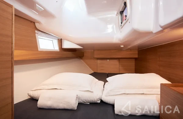 Elan Impression 40.1 - Yacht Charter Sailica