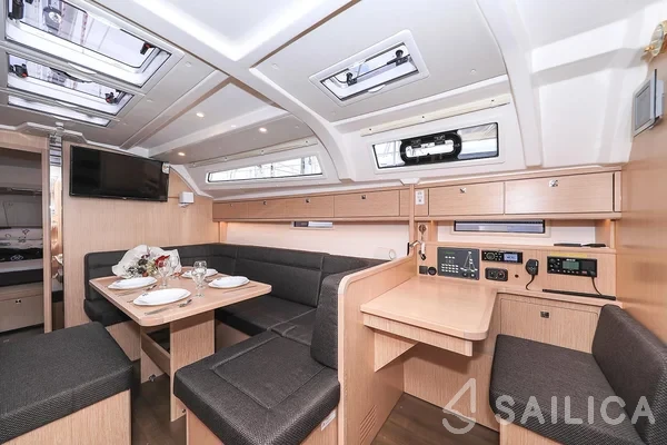 Bavaria 41 Cruiser - Yacht Charter Sailica